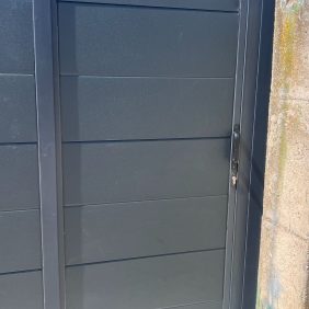 Puerta peatonal